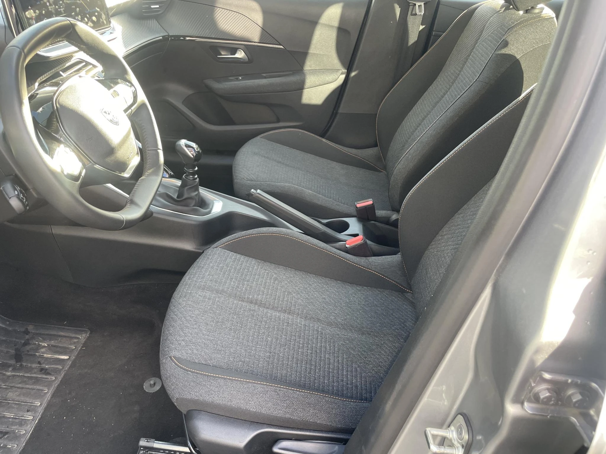 Peugeot-208-image-10