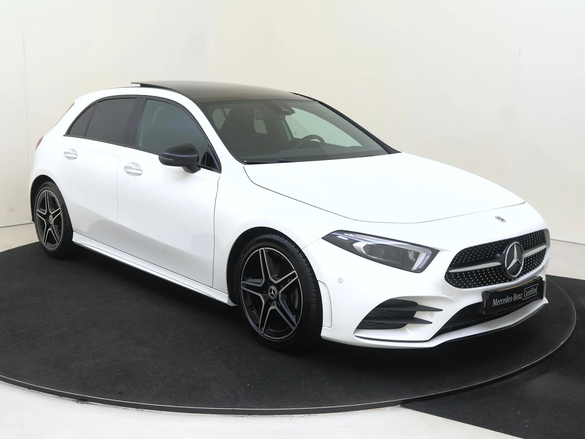 Mercedes-Benz-A-Klasse-image-1