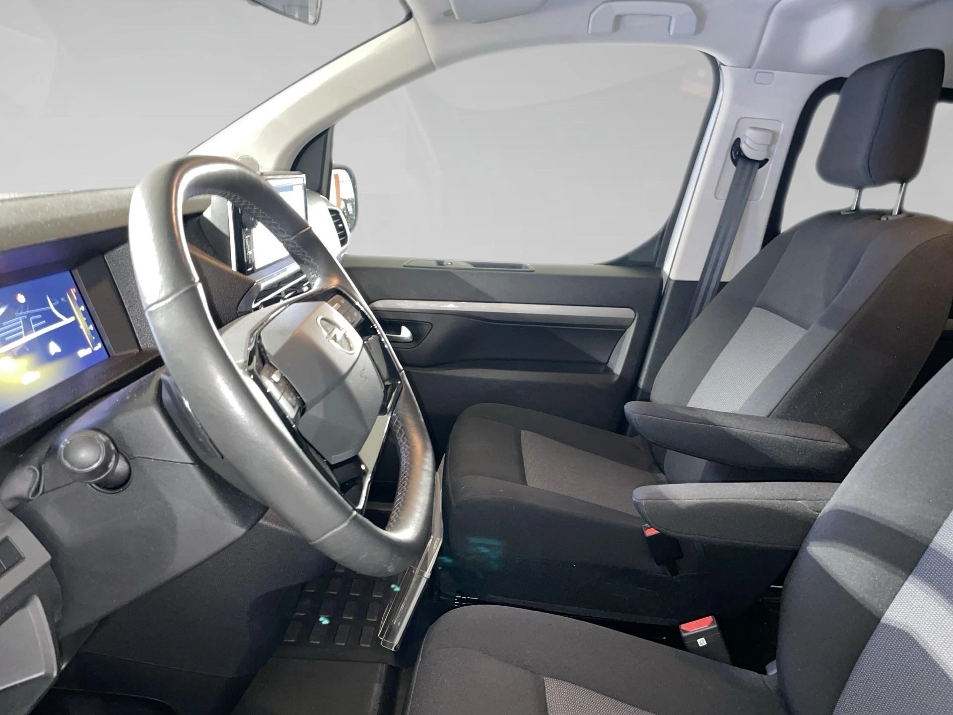 Opel-Zafira Life-image-3