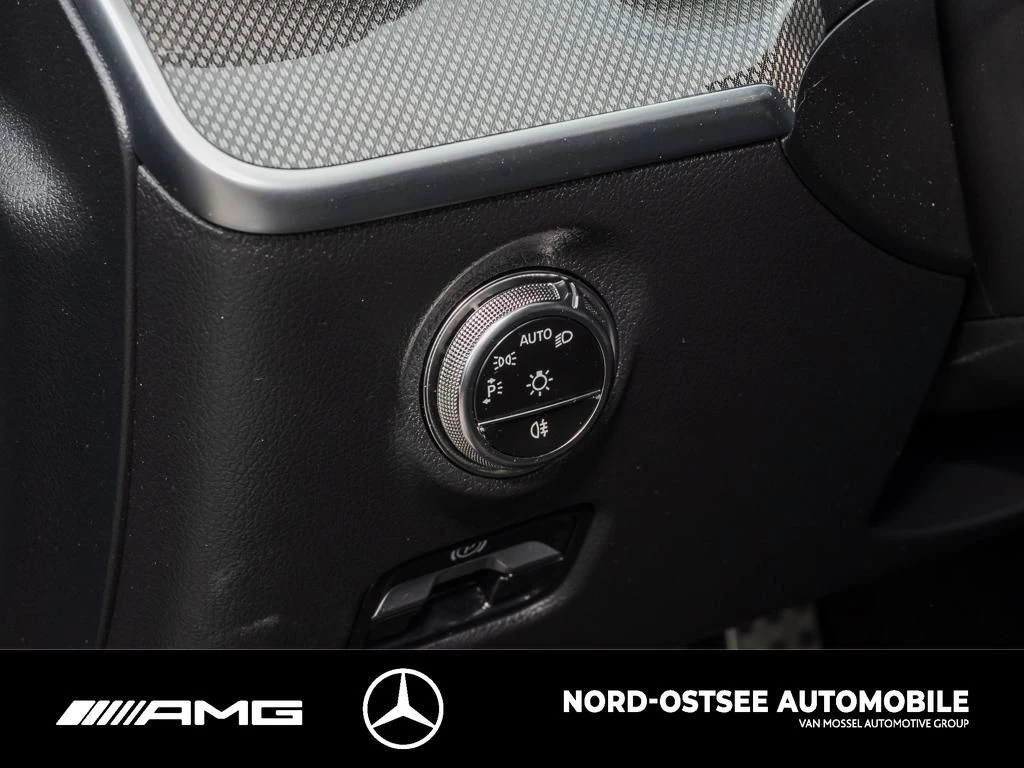Mercedes-Benz C-Klasse 300 AMG AHK MBUX LED SHZ KEYLESS-GO AMG Line