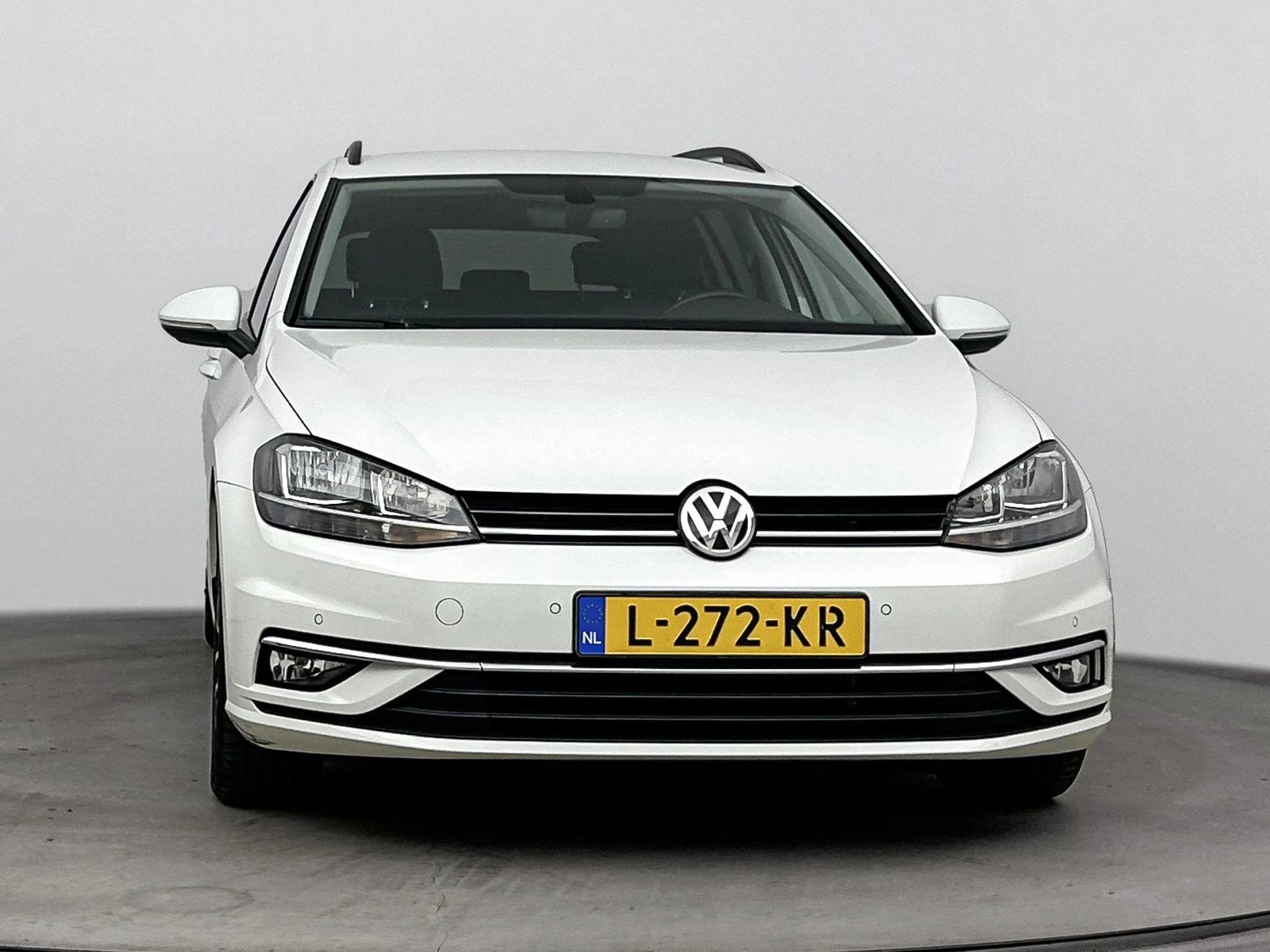 Volkswagen-Golf-image-4