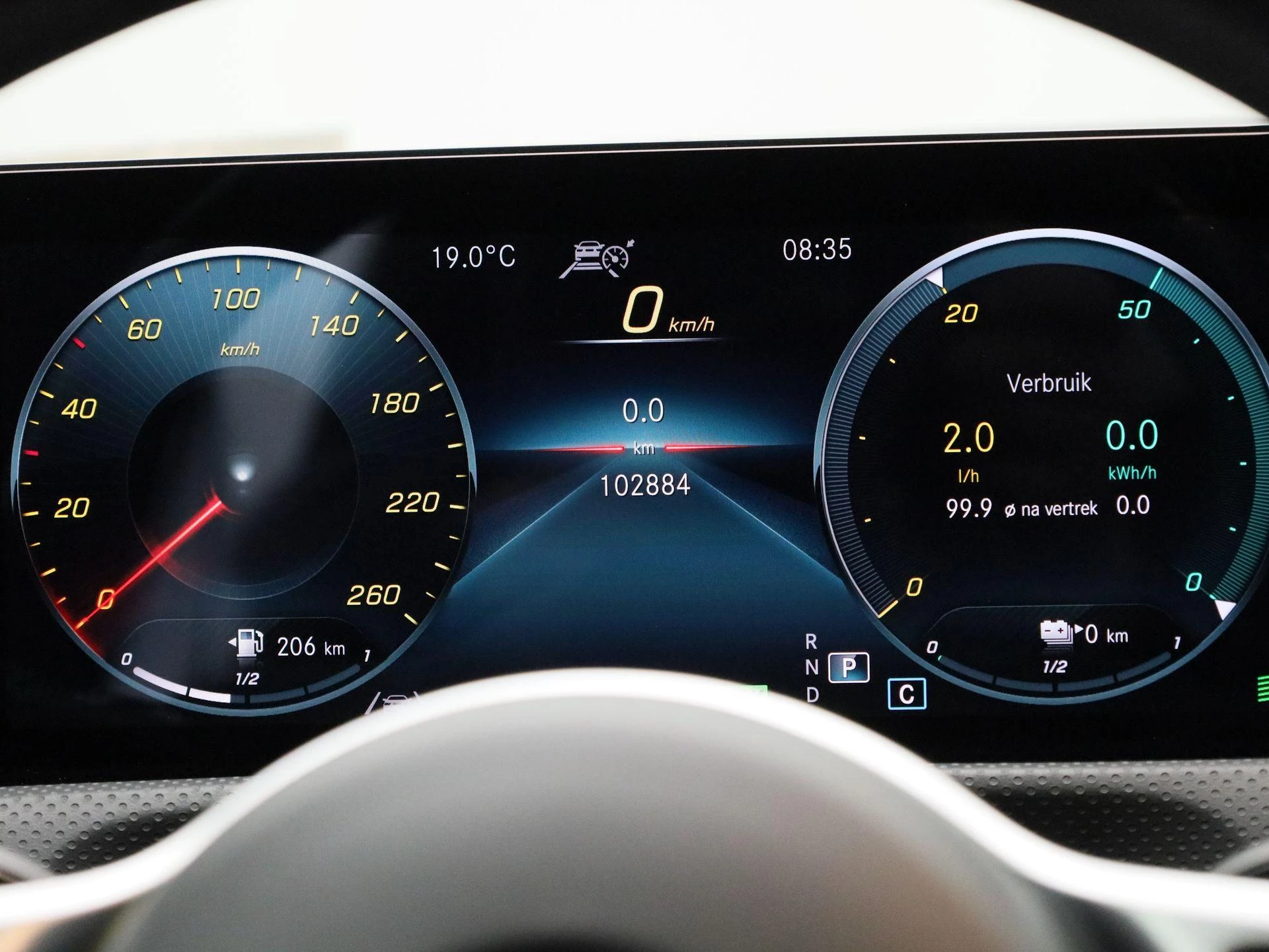 Mercedes-Benz-CLA-image-8