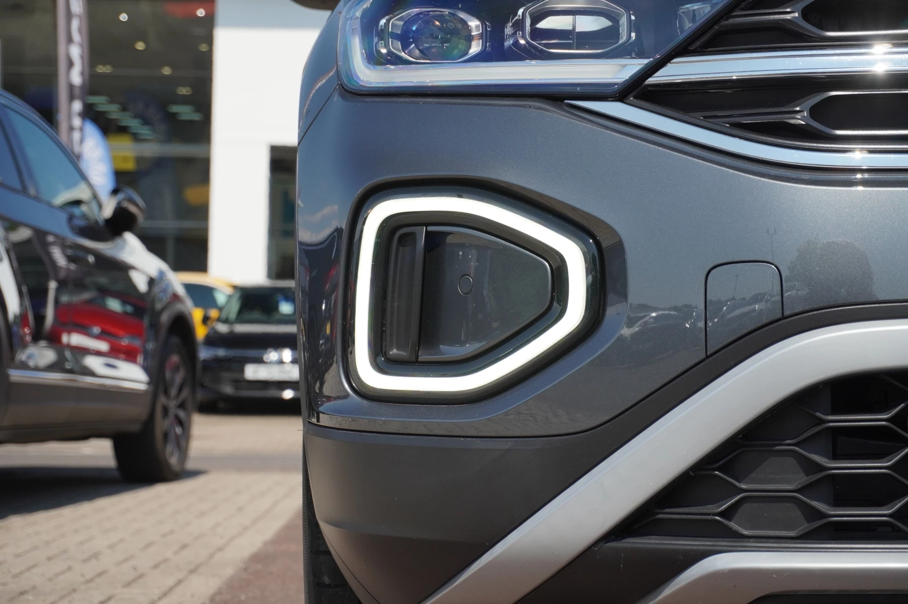 Volkswagen-T-Roc-image-44