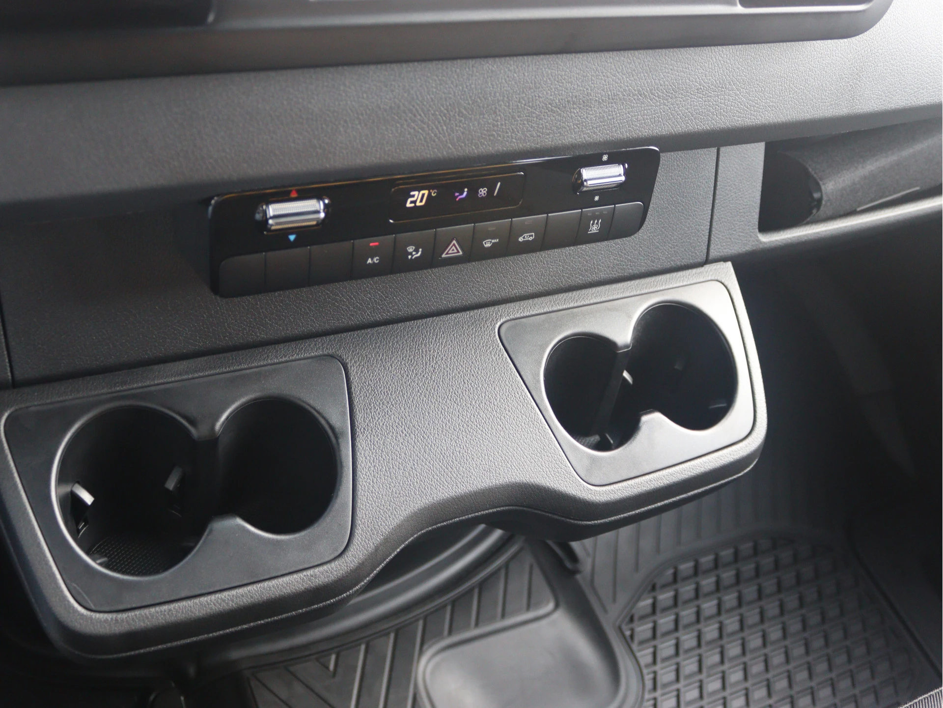 Mercedes-Benz-Sprinter-image-11