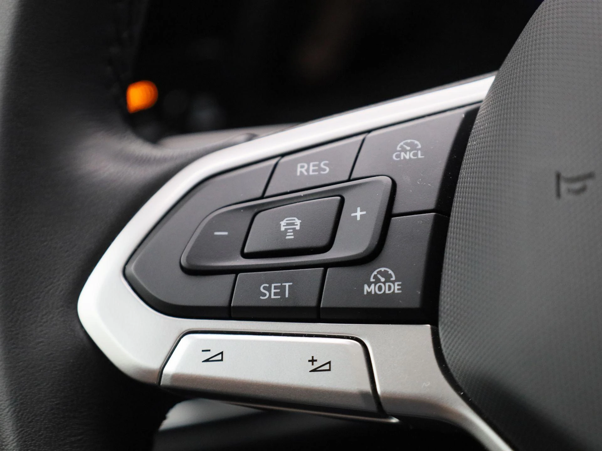 Volkswagen-Golf-image-16