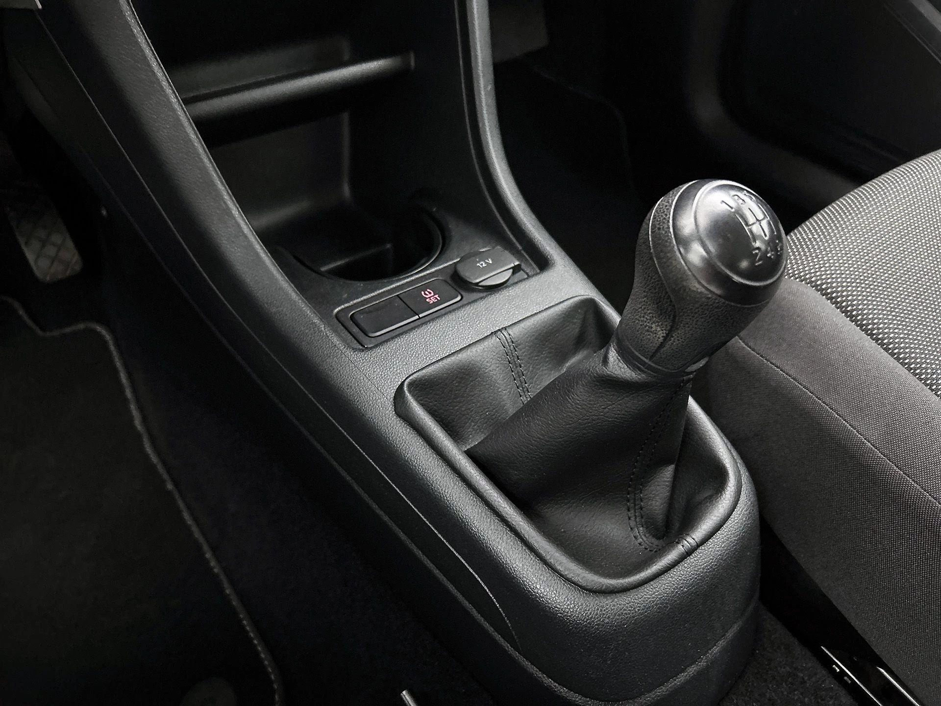 Volkswagen-up!-image-19
