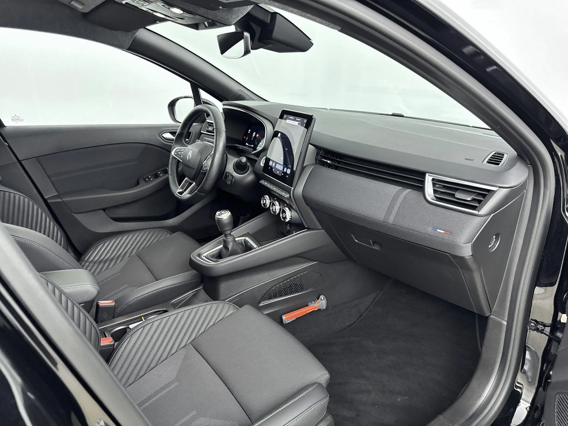 Renault-Clio-image-16