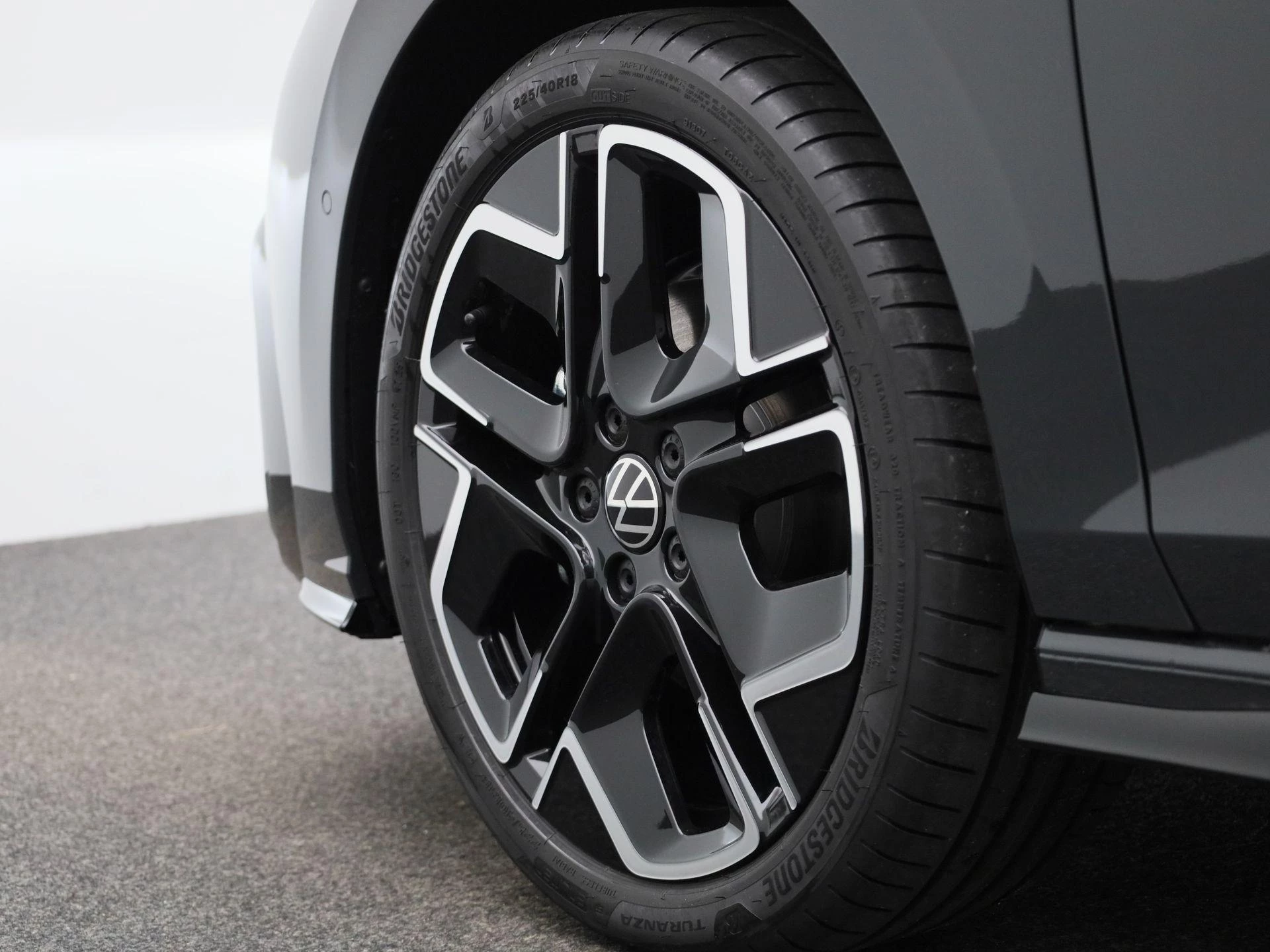 Volkswagen-Golf-image-48