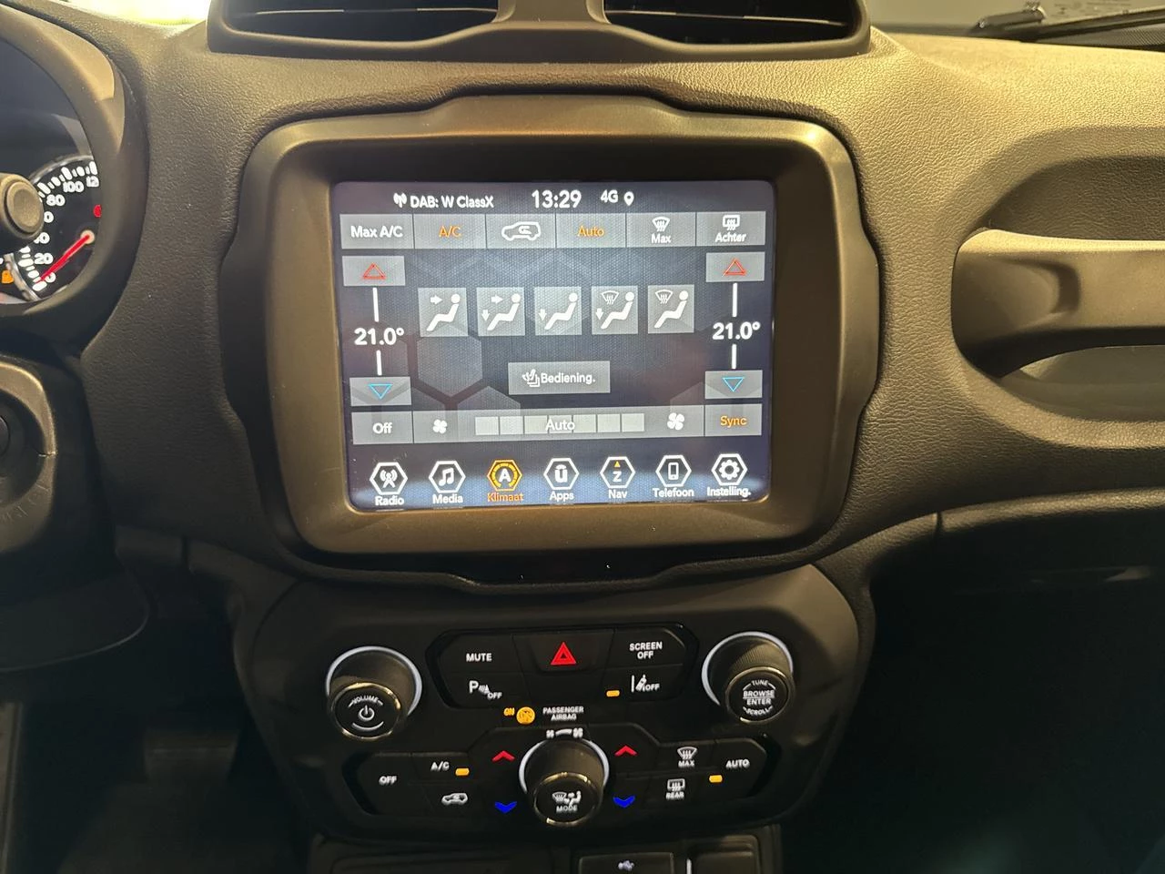 Jeep Renegade 1.3 T4 150 4x2 DDCT Night Eagle