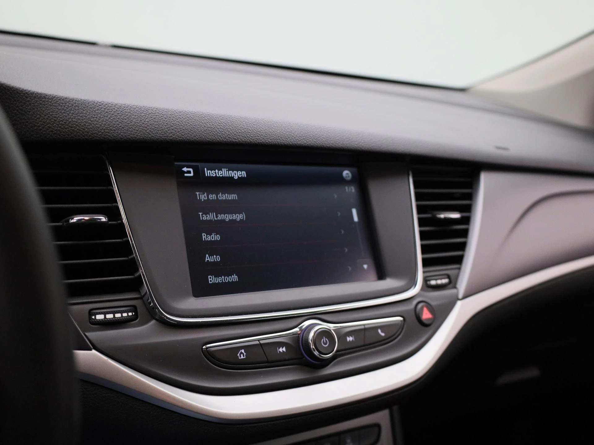 Opel-Astra-image-21