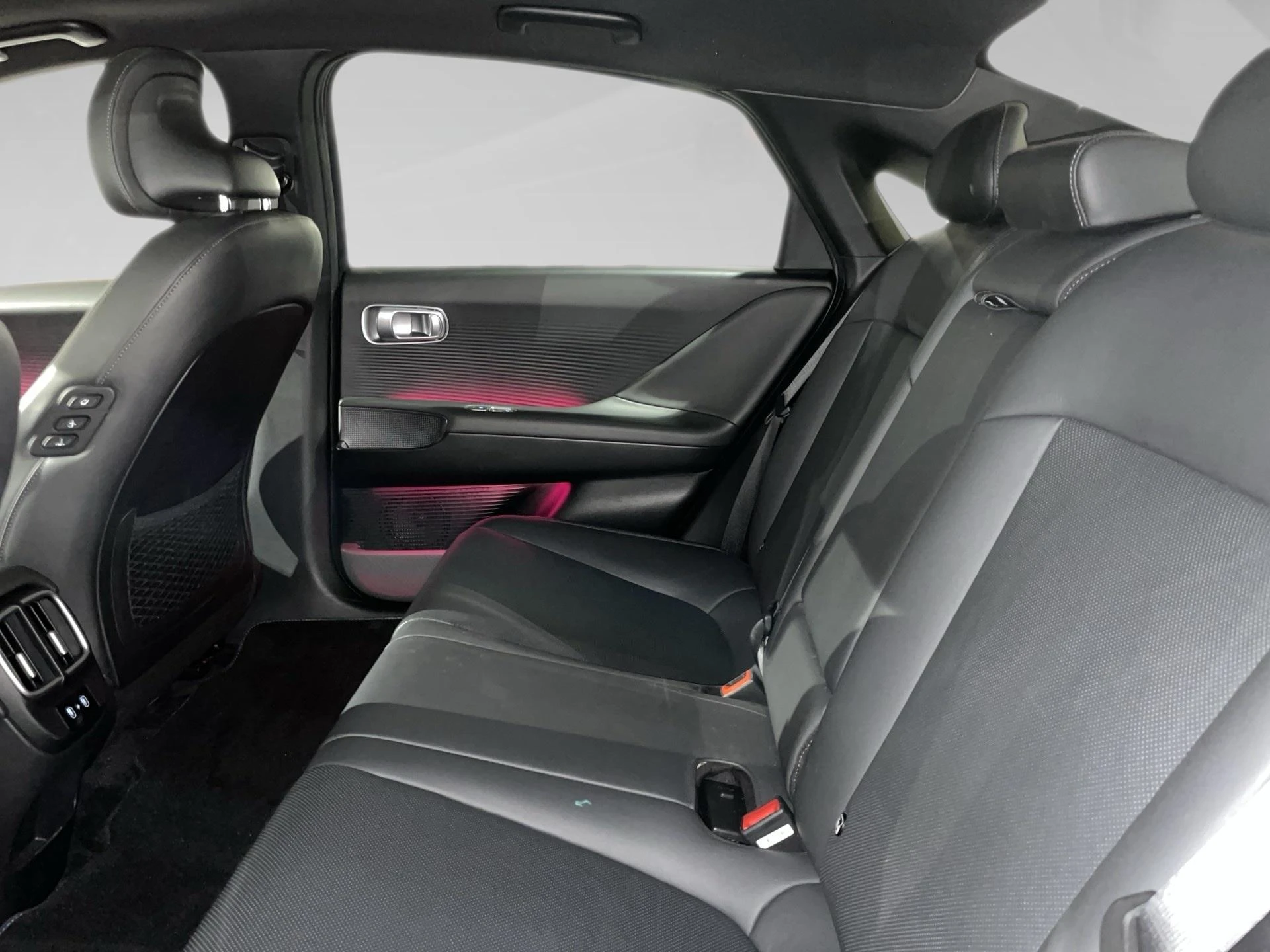 Hyundai-IONIQ 6-image-10