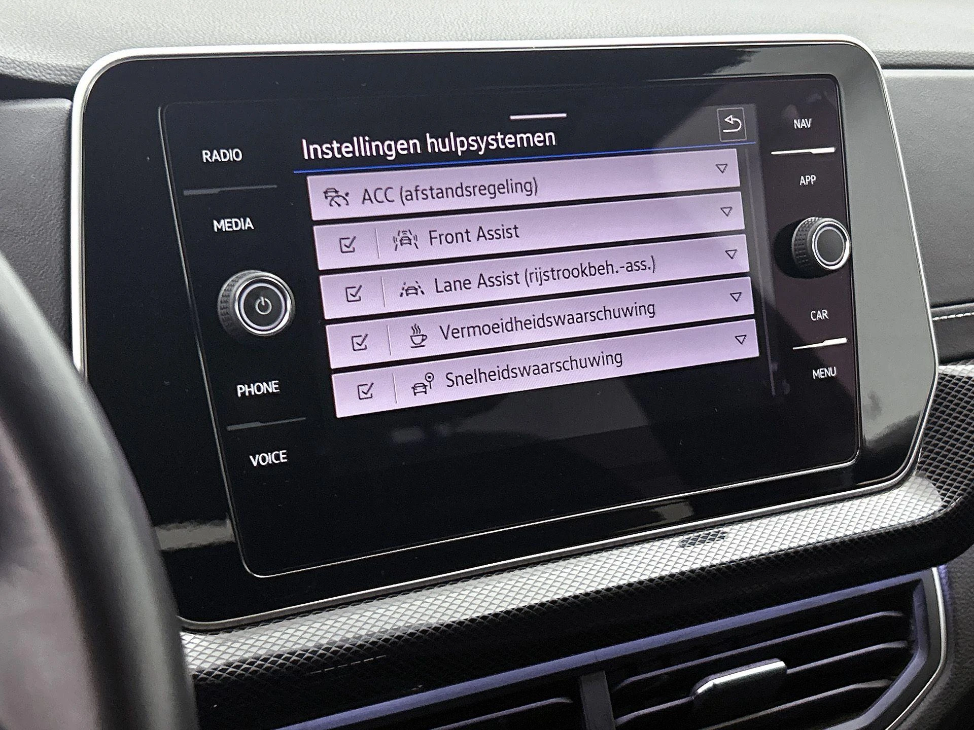 Volkswagen-T-Cross-image-10