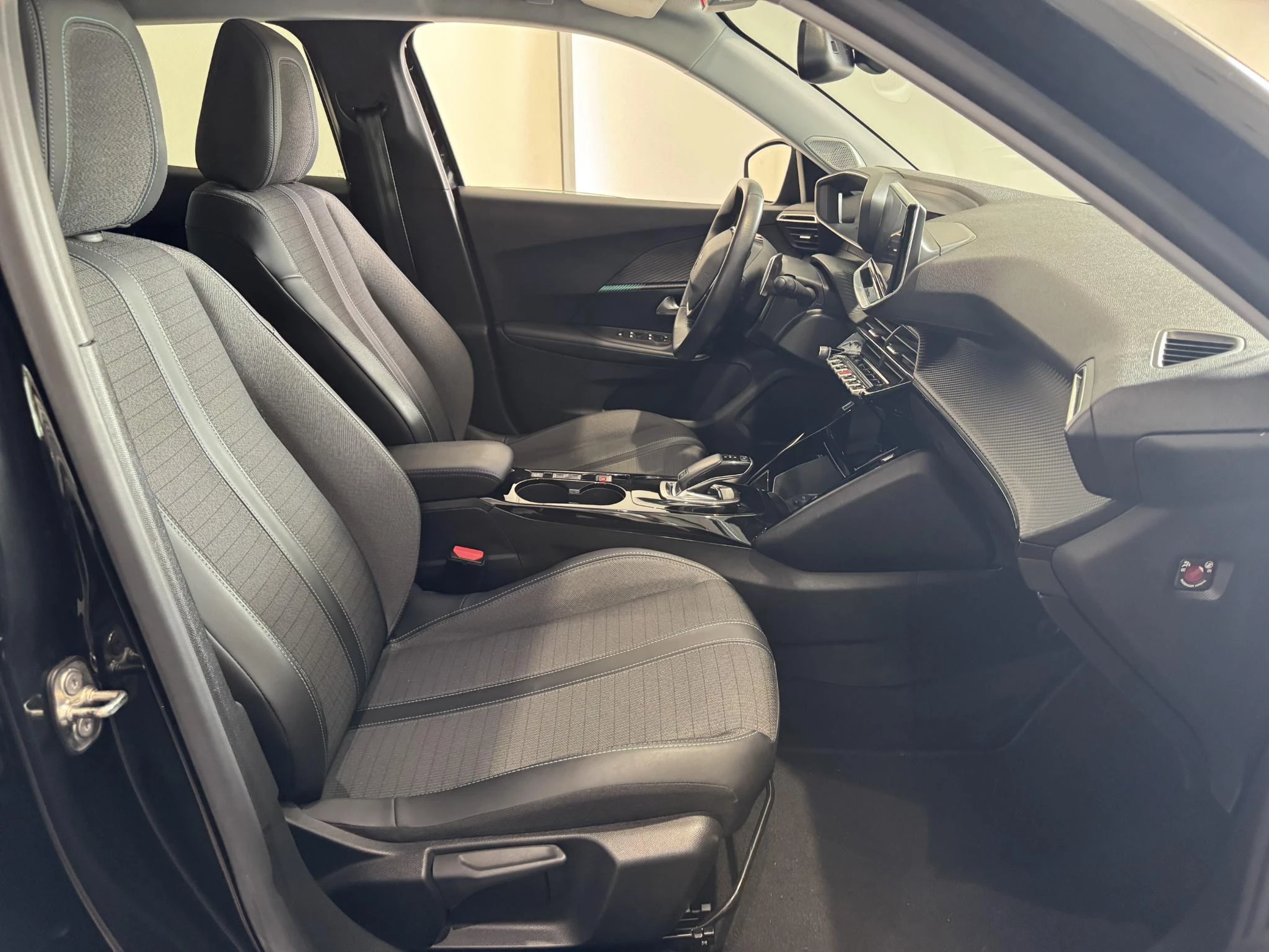 Peugeot-2008-image-10