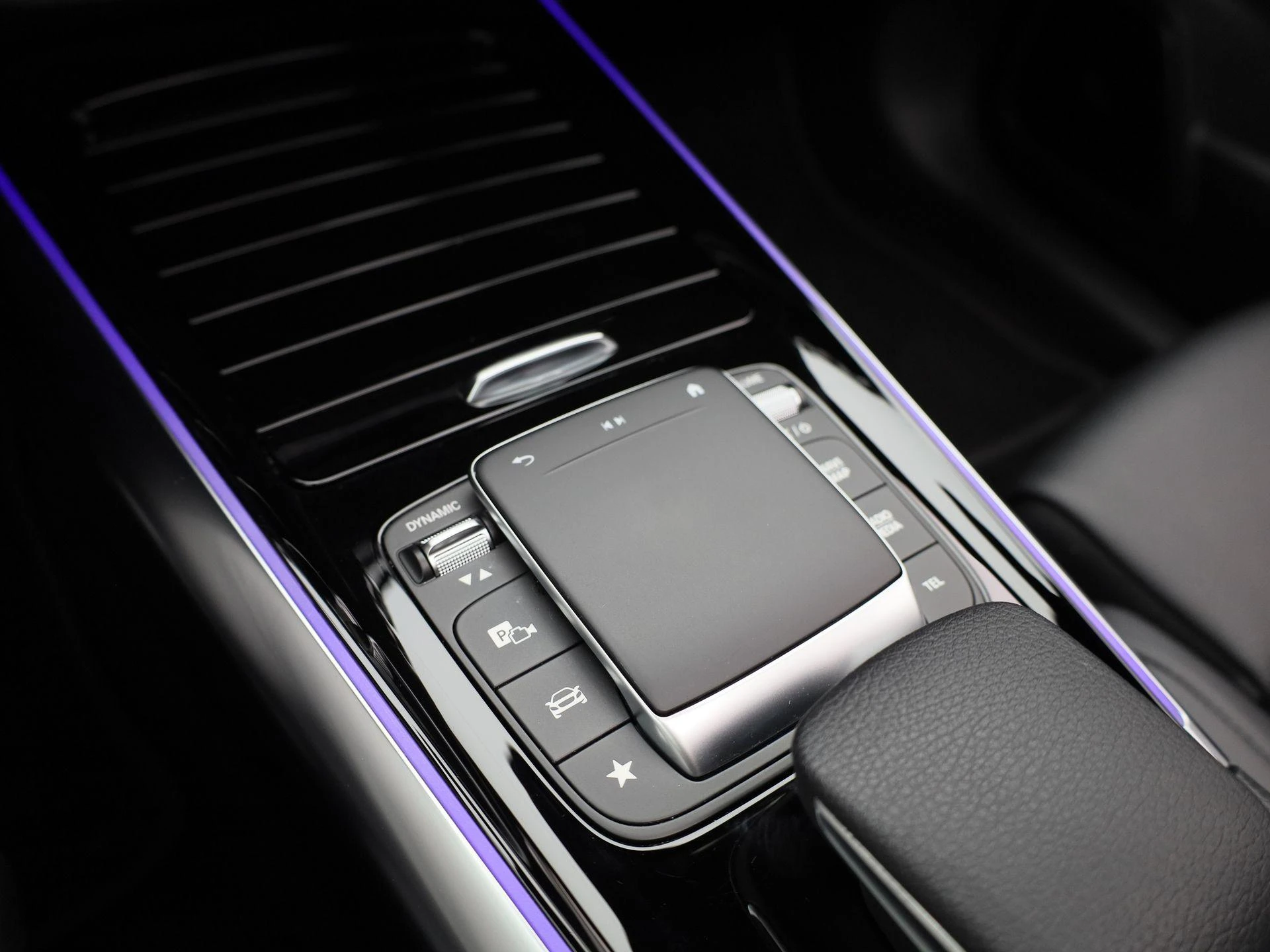 Mercedes-Benz-EQA-image-28