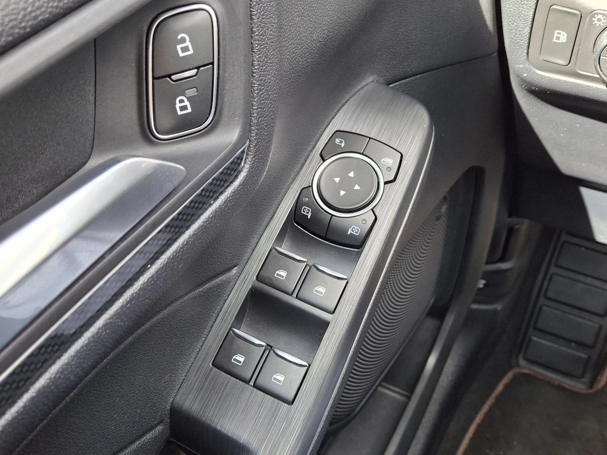 Ford-Kuga-image-24