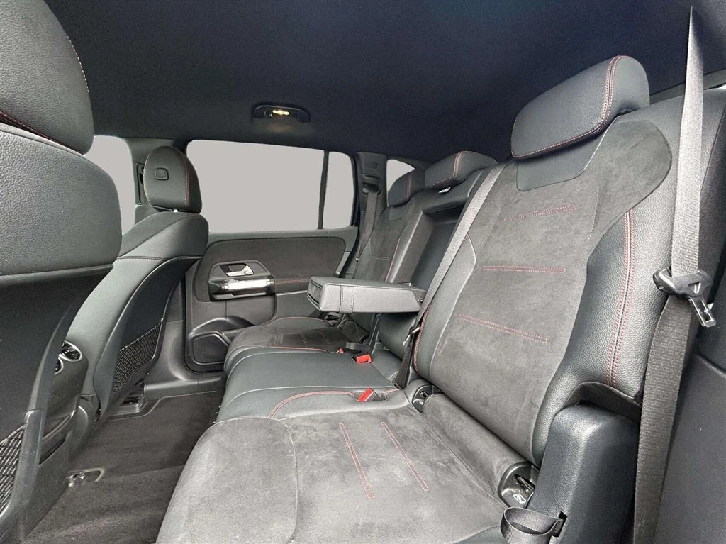 Mercedes-Benz-EQB-image-20
