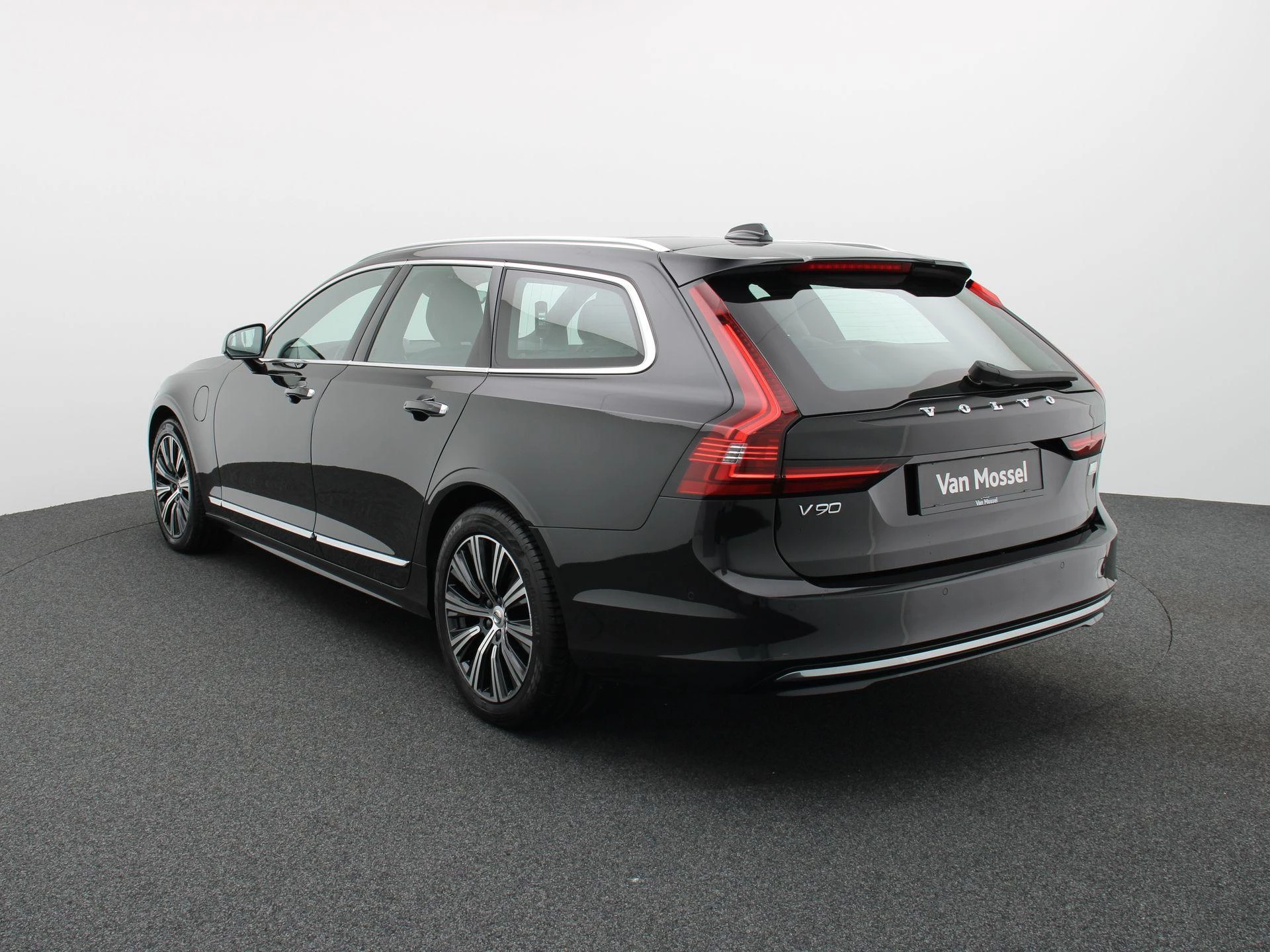 Volvo-V90-image-2