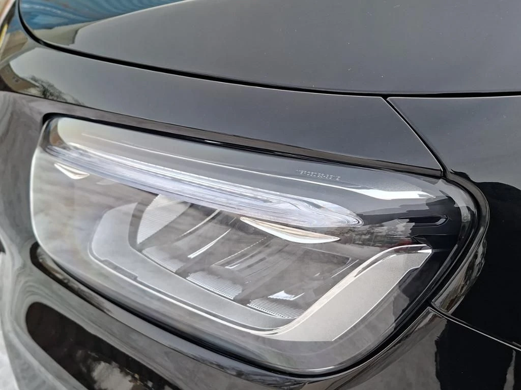 Mercedes-Benz-GLB 200 d-image-13