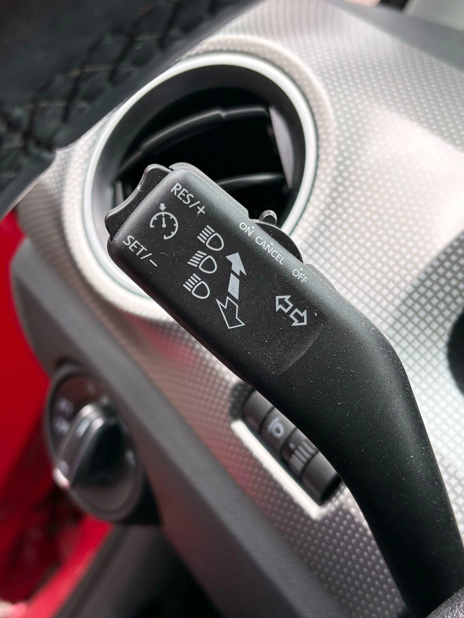 Volkswagen-up!-image-14