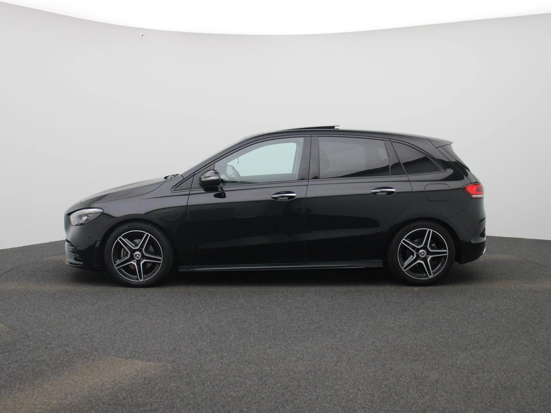 Mercedes-Benz-B-Klasse-image-3