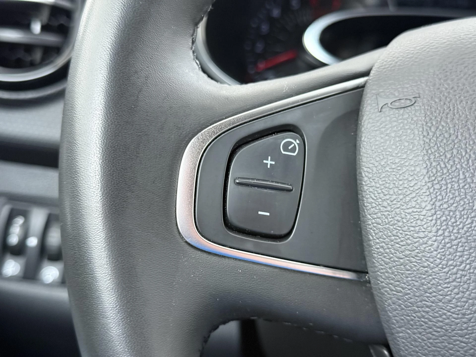 Renault-Clio-image-22