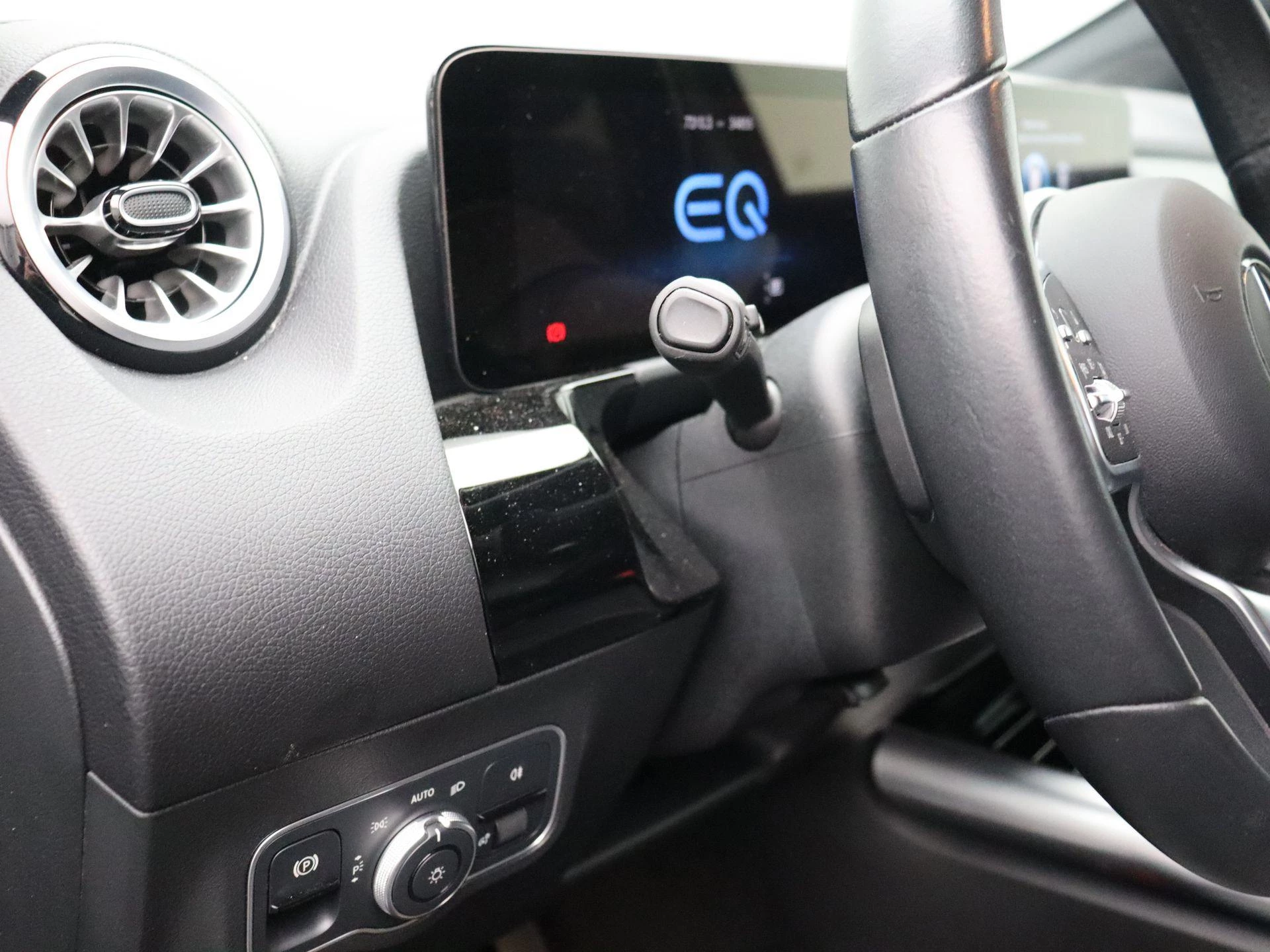 Mercedes-Benz EQA 250 Business Line