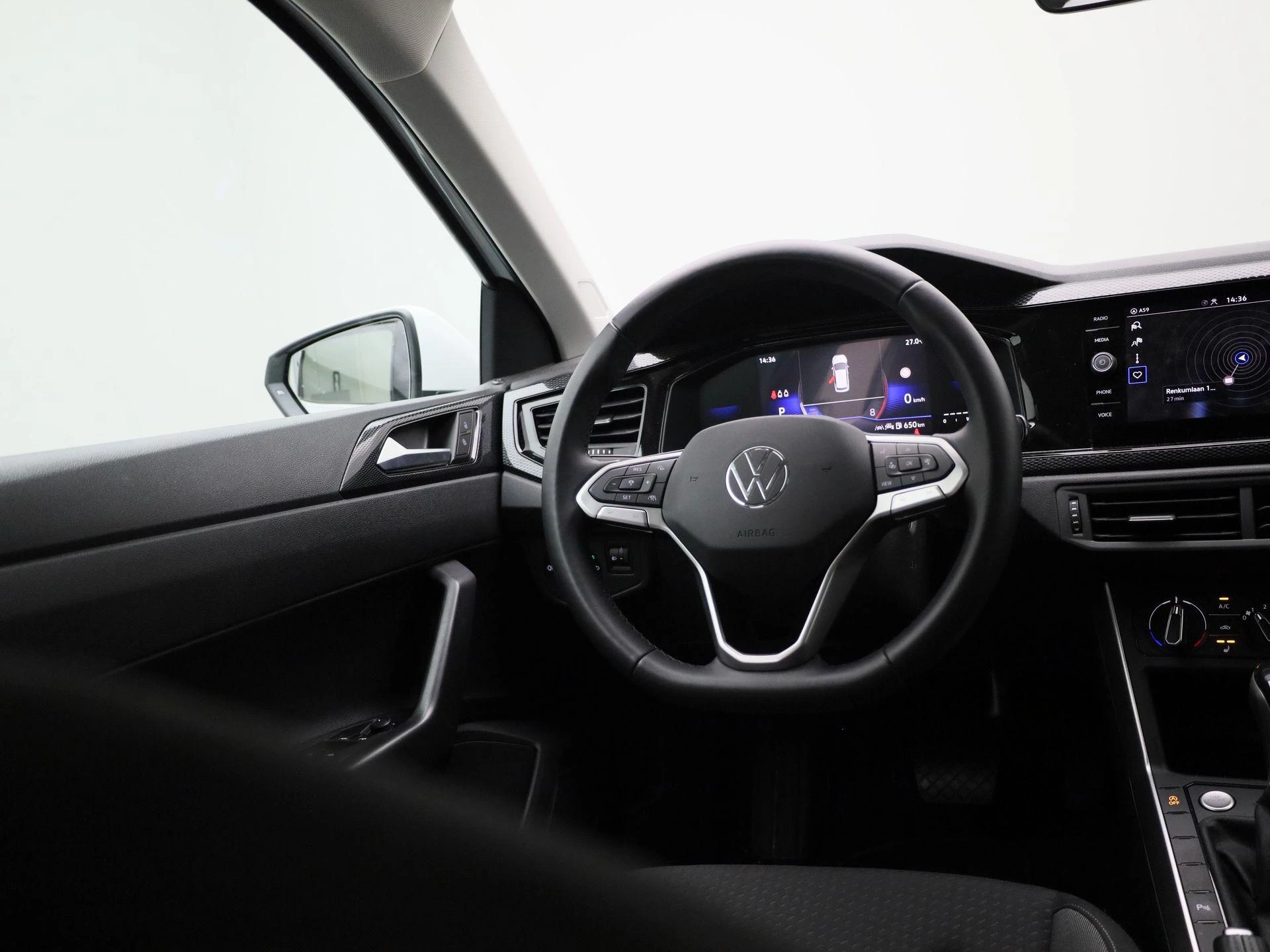 Volkswagen-Polo-image-9