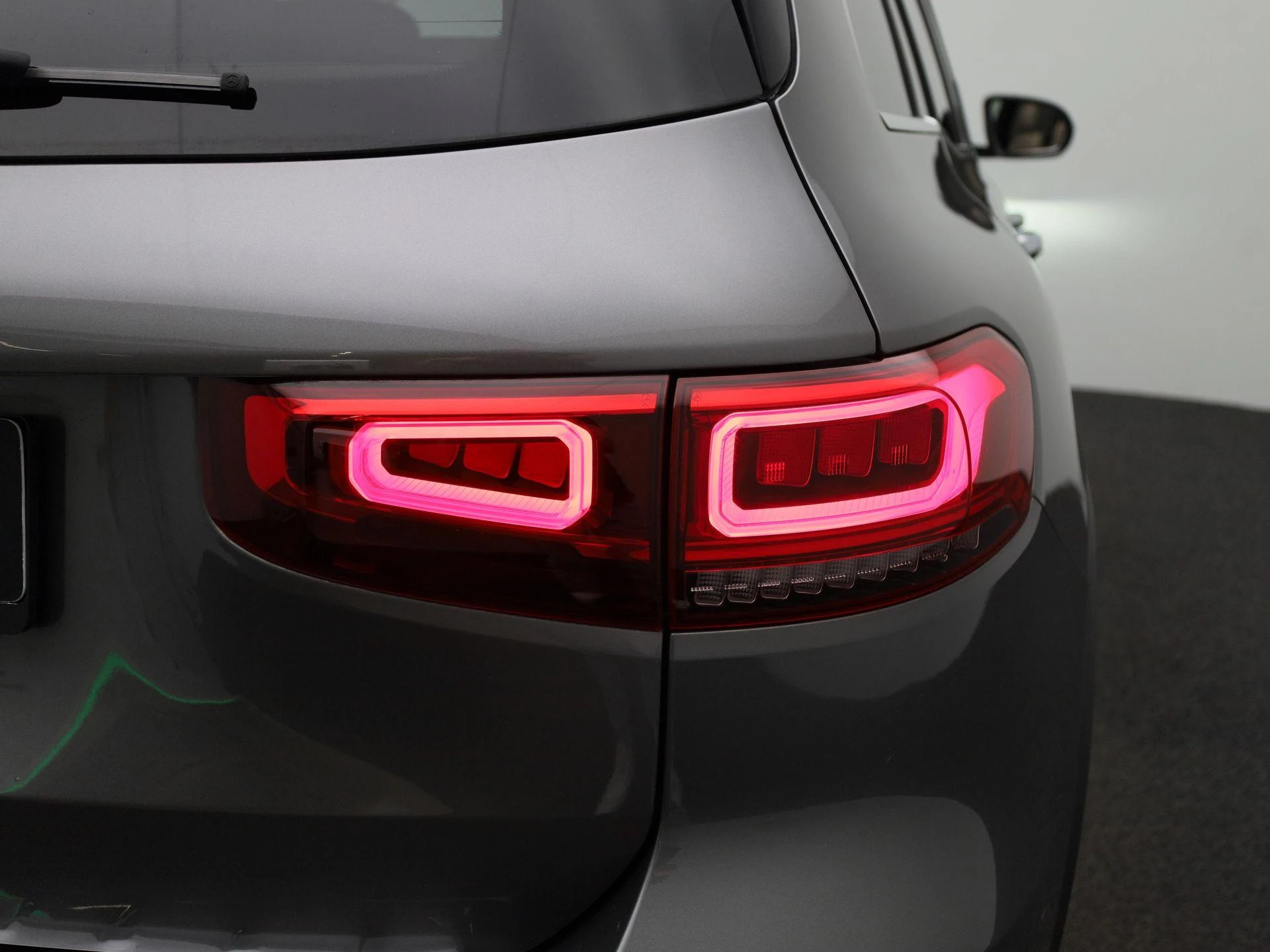 Mercedes-Benz-GLB-image-34