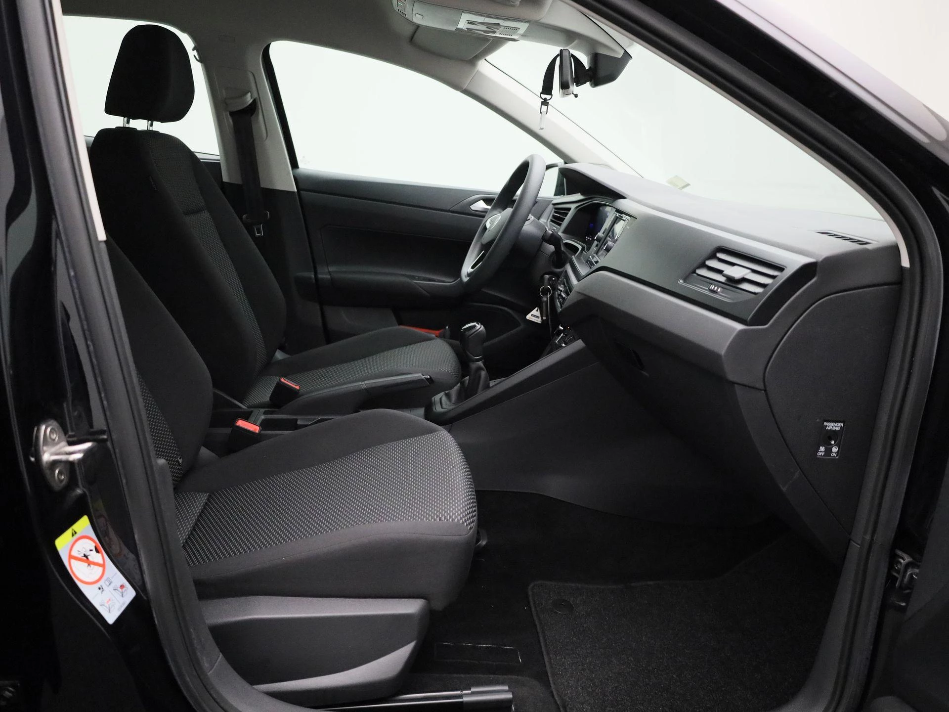 Volkswagen-Polo-image-26