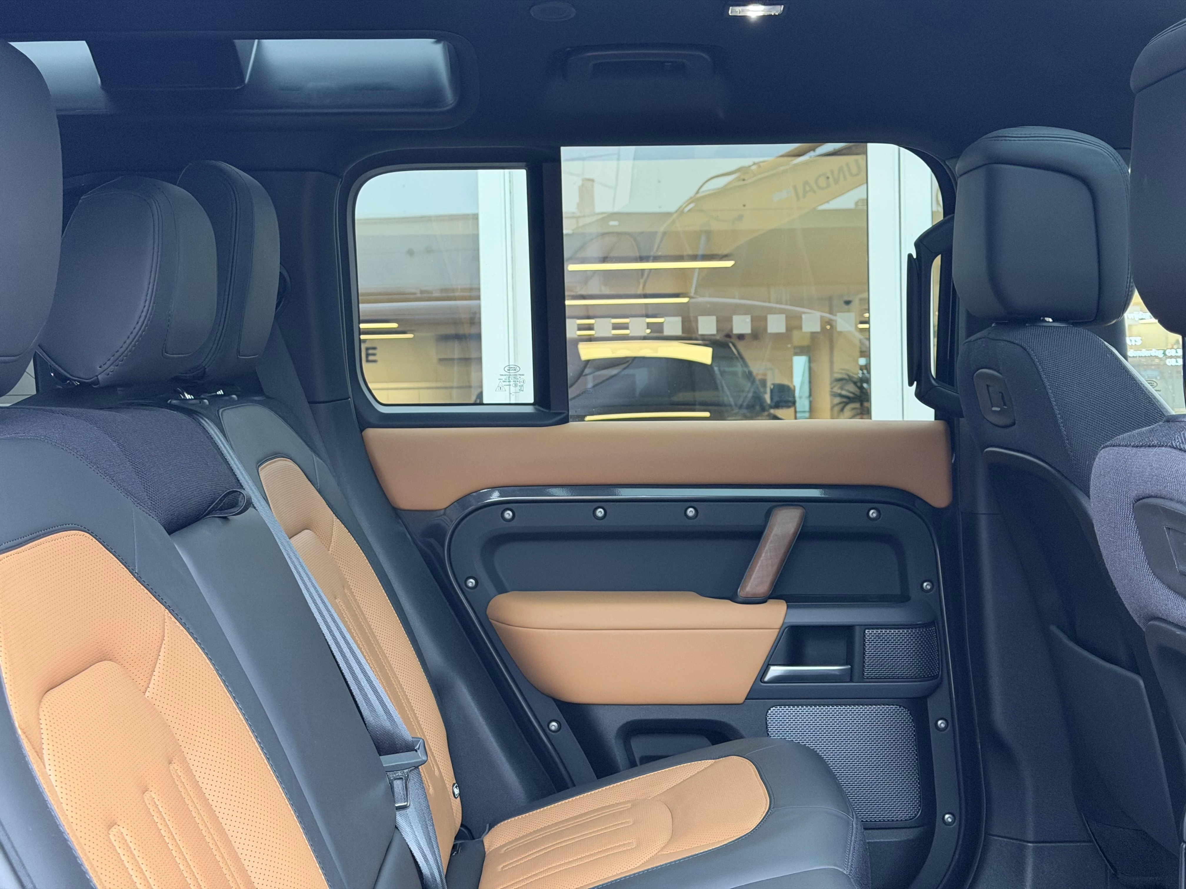 Land Rover Defender P400 XS Edition