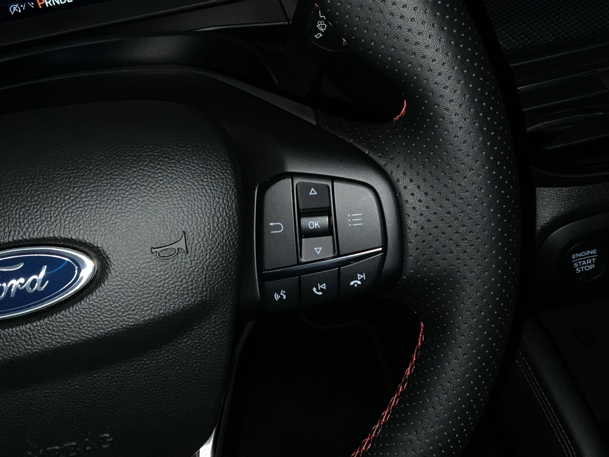 Ford Focus ST-Line X Turnier Aut.*AHK*ACC*HUD*KAM*NAVI*WINTER-PKT.