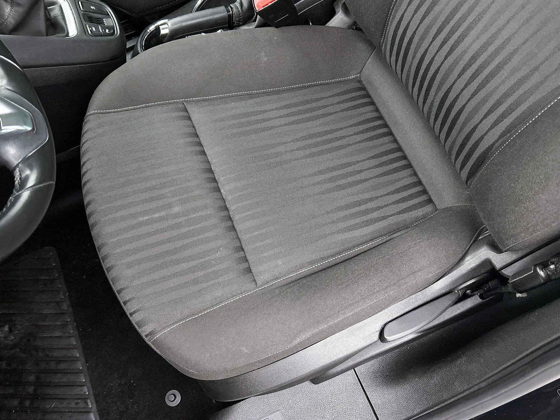 Opel-Zafira Tourer-image-13
