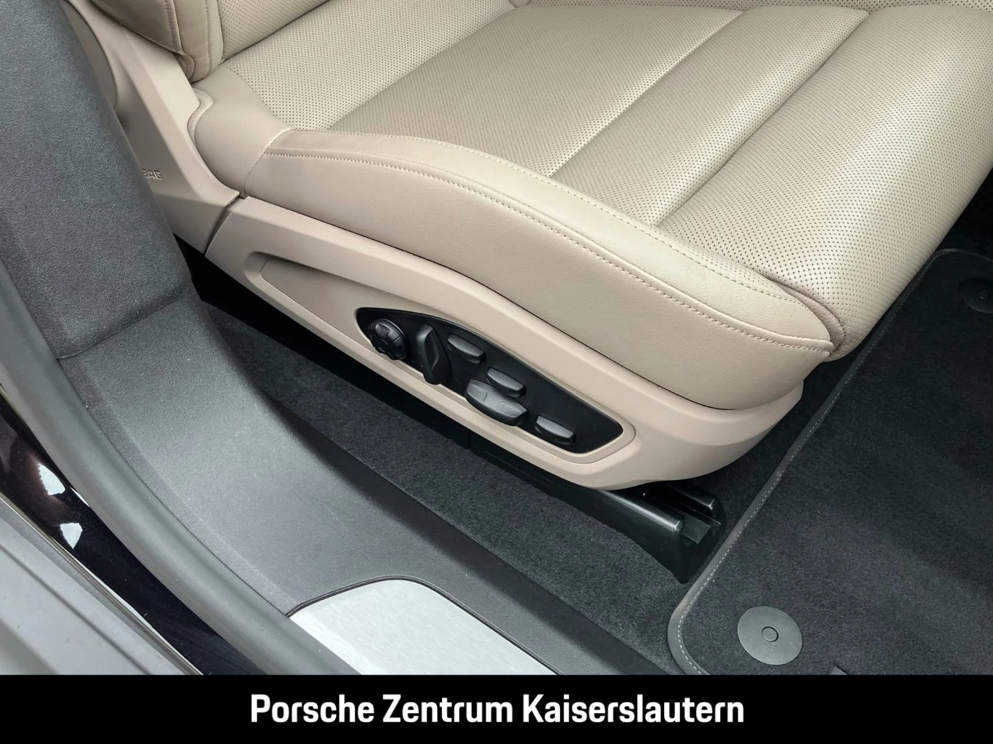 Porsche Taycan 4S Sport Turismo Burmester Surround-View -