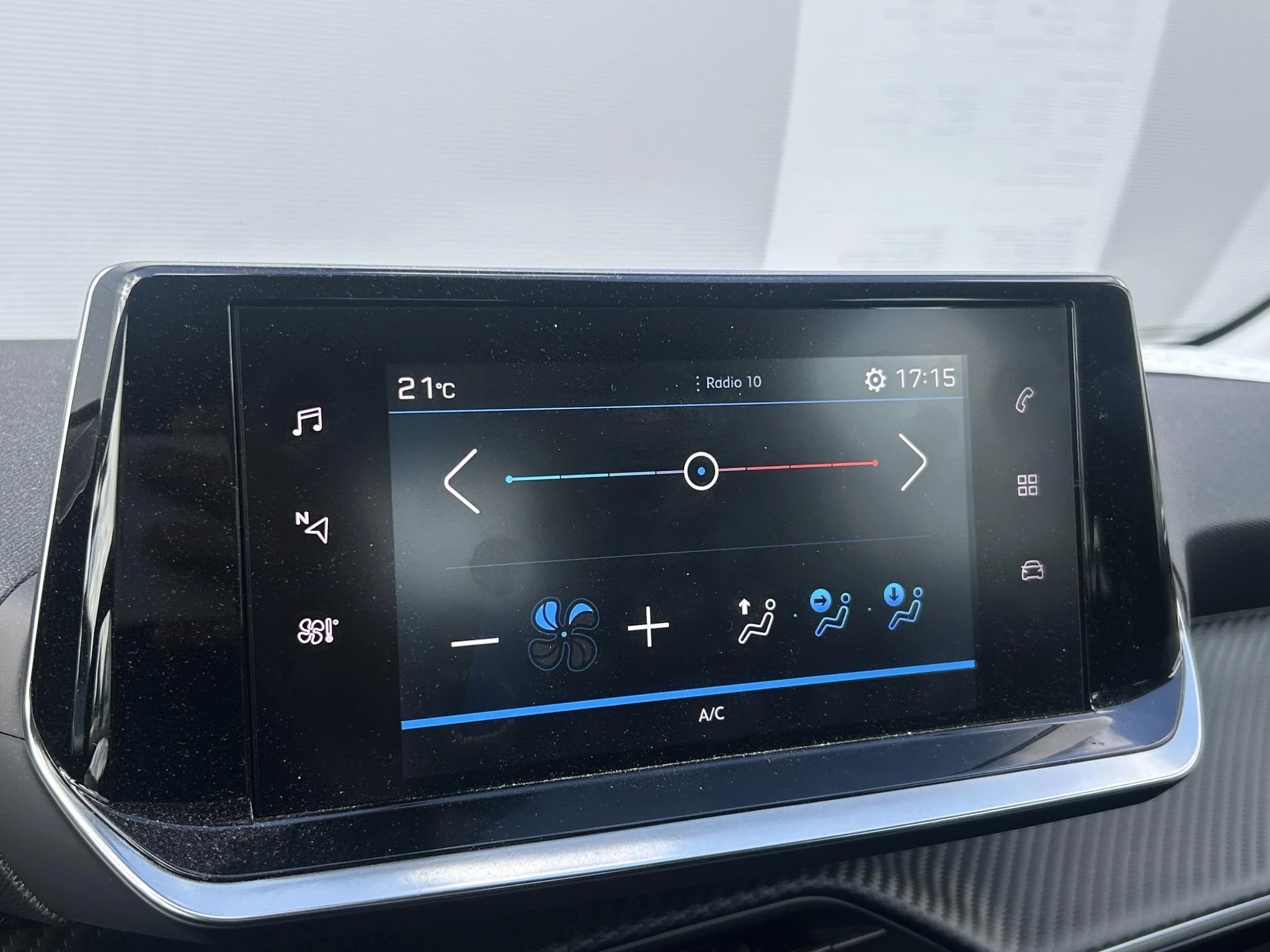 Peugeot-208-image-13