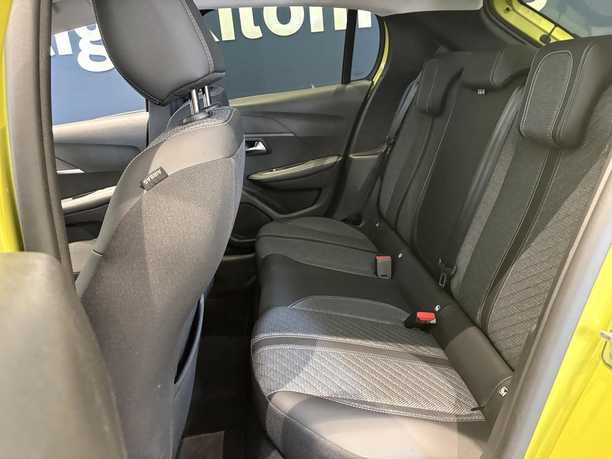 Peugeot-208-image-8