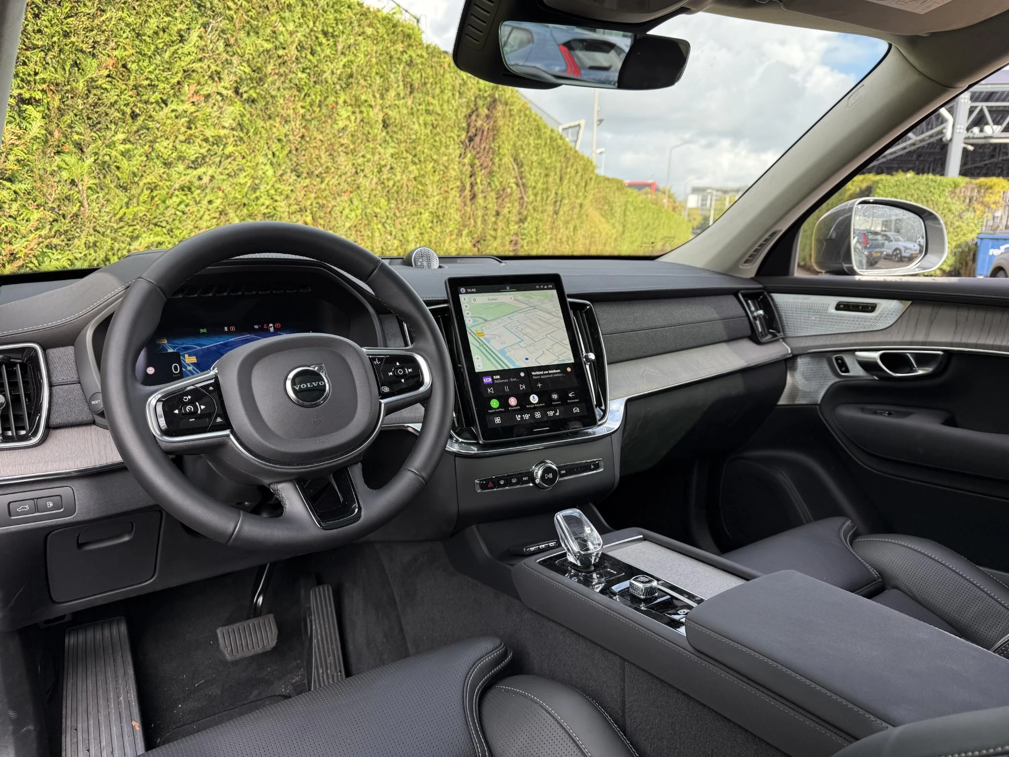Volvo-XC90-image-1