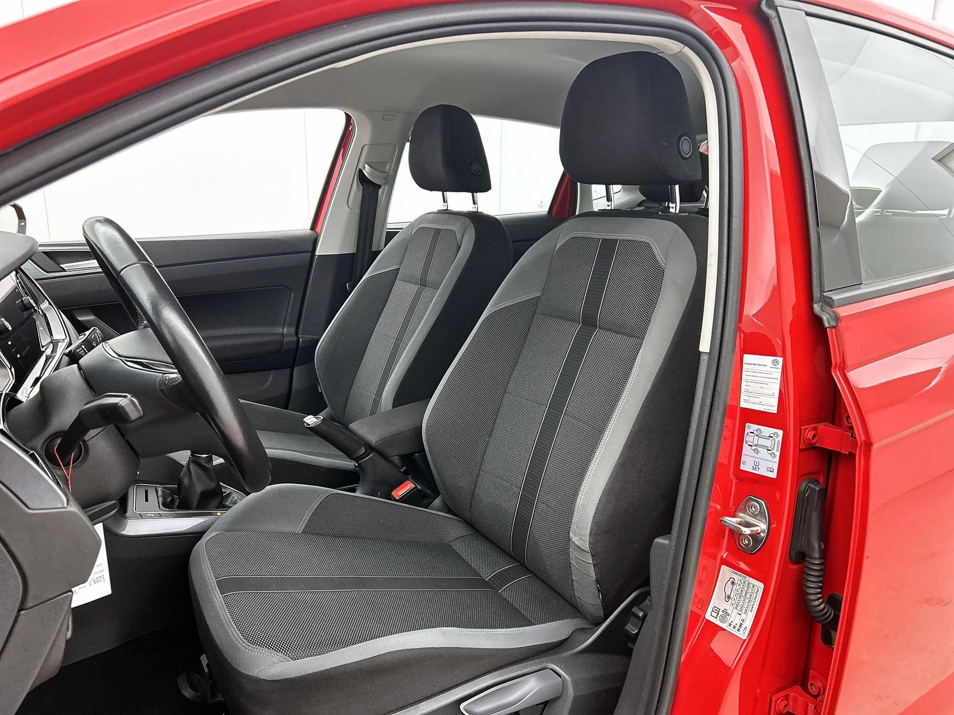 Volkswagen-Polo-image-32