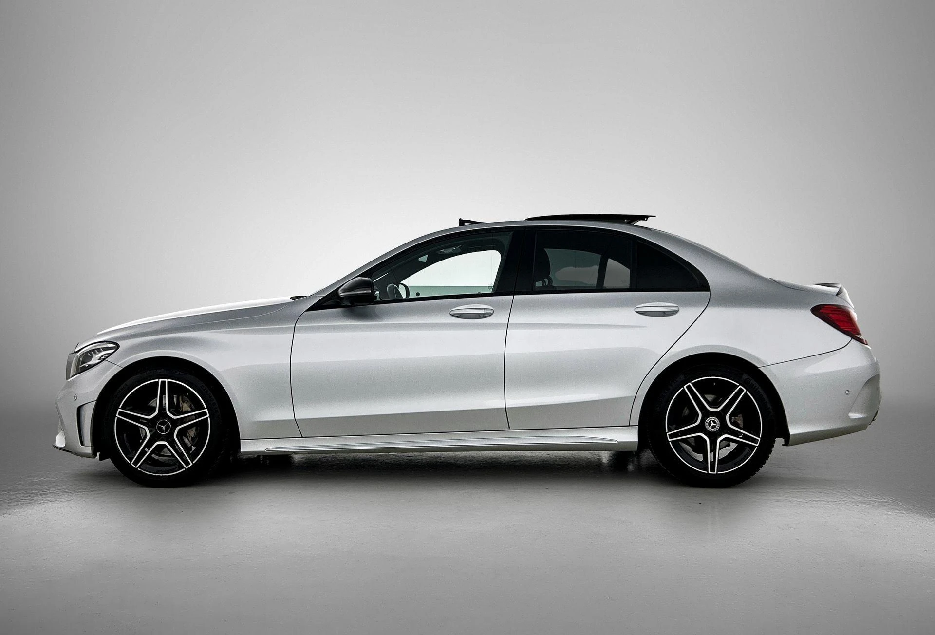 Mercedes-Benz-C-Klasse-image-1