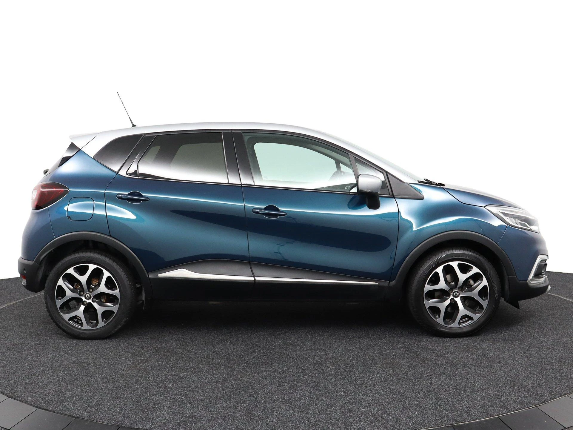Renault-Captur-image-10