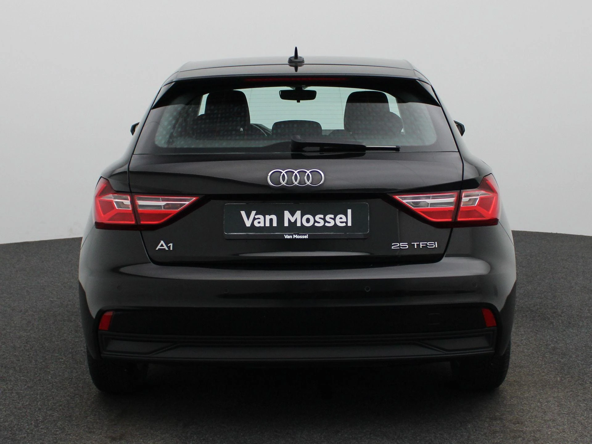 Audi-A1 Sportback-image-4
