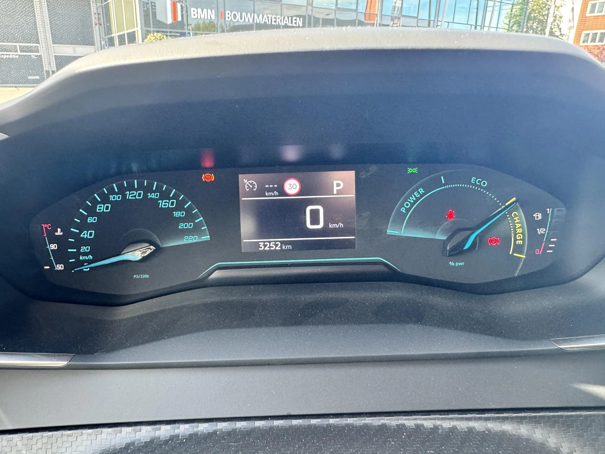 Peugeot-208-image-28