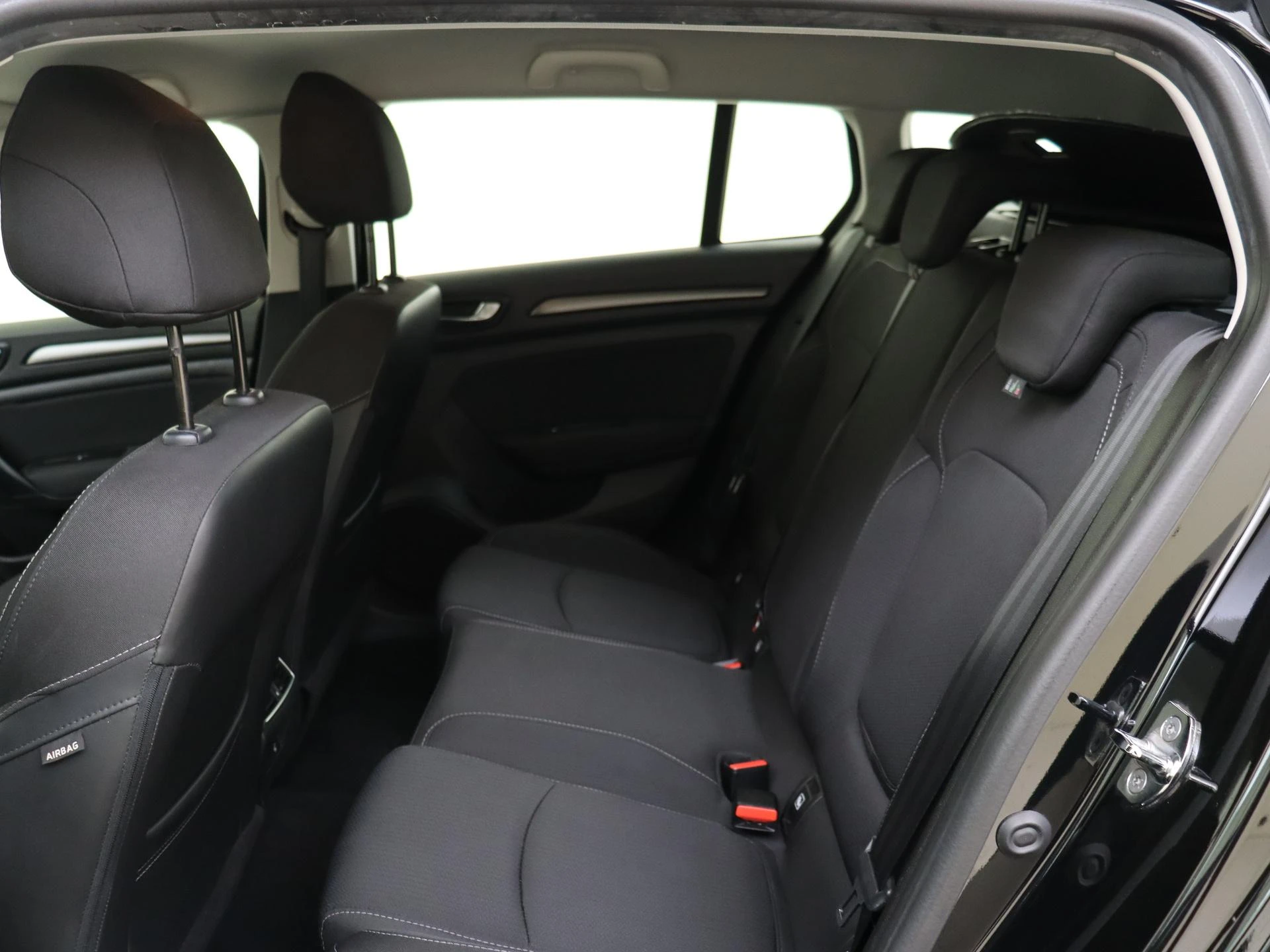 Renault-Mégane Estate-image-15