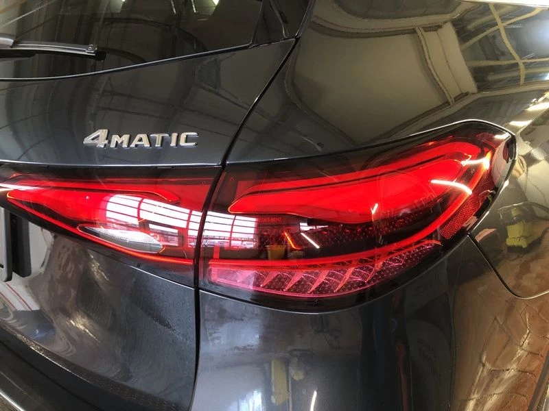 Mercedes-Benz-GLC-image-12