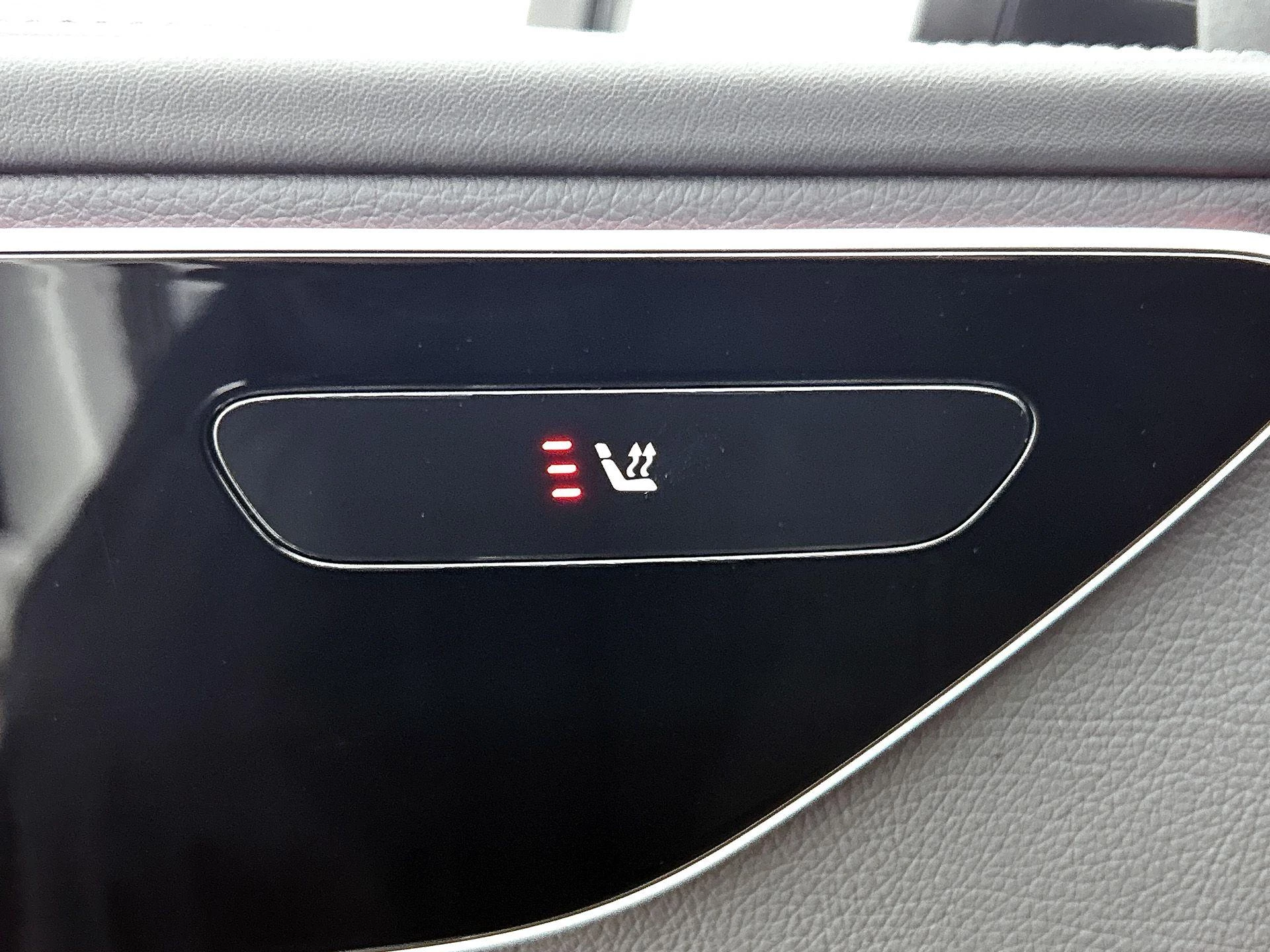 Mercedes-Benz-C-Klasse-image-7