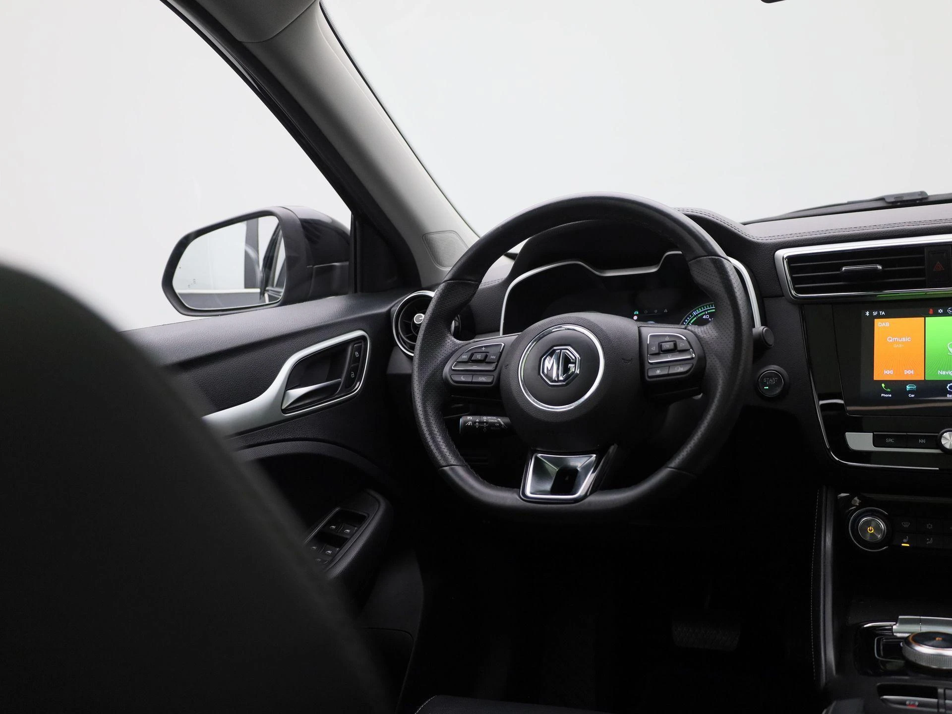 MG-ZS EV-image-9