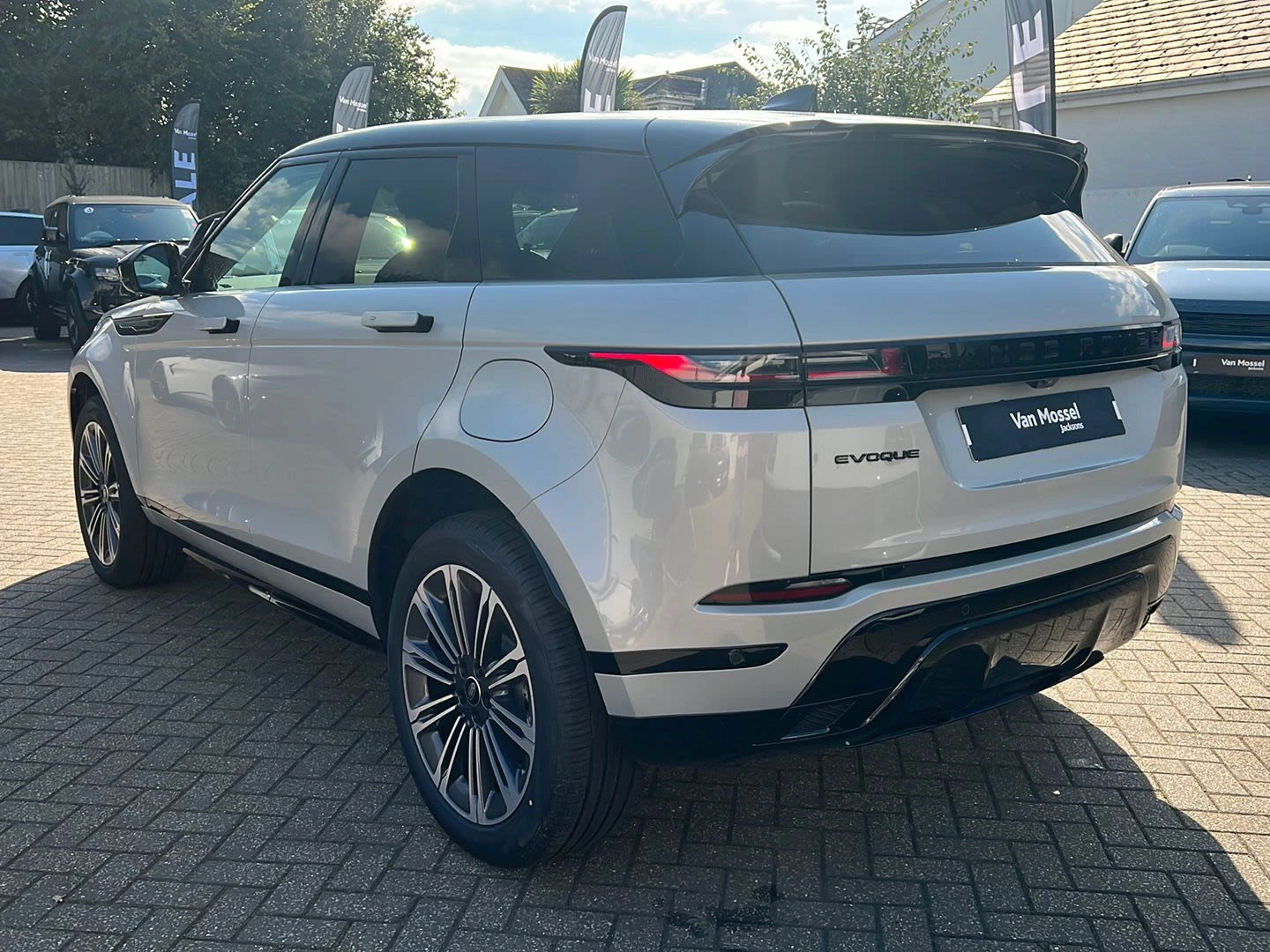 Land Rover Range Rover Evoque 1.5 P270e Dynamic HSE 5dr Auto