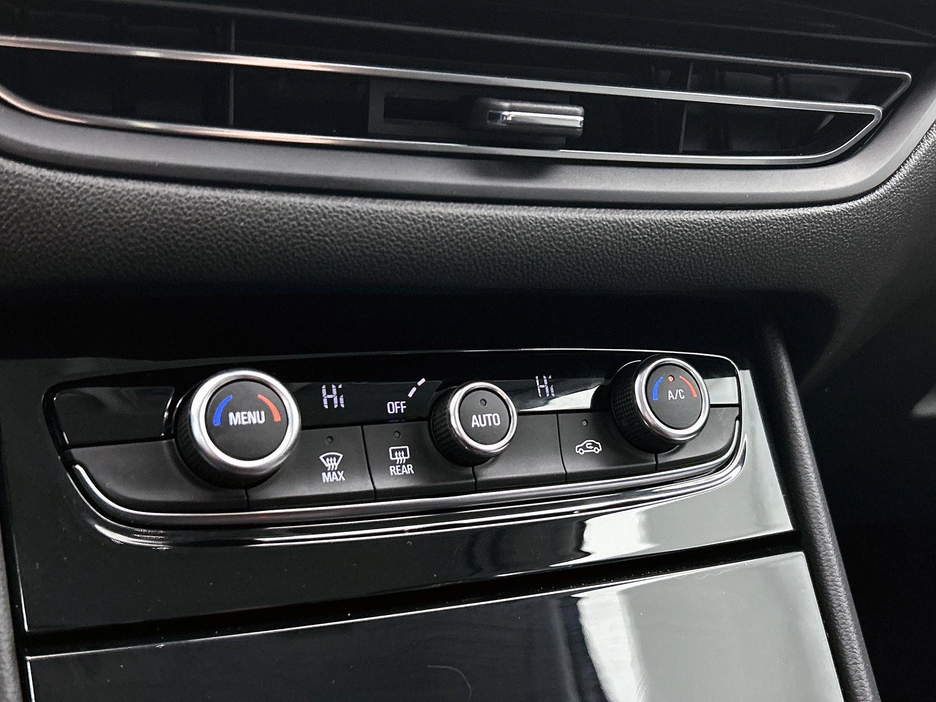 Opel-Grandland-image-14