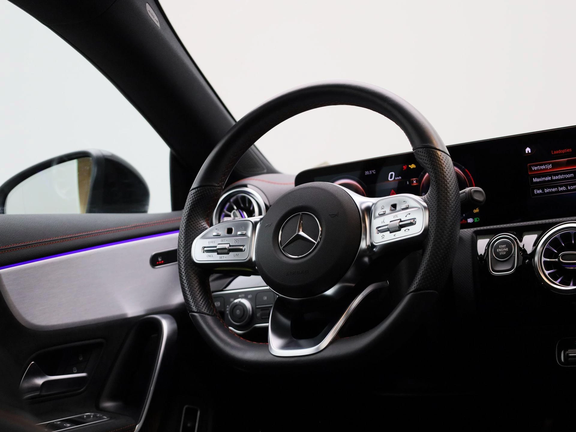 Mercedes-Benz-CLA-image-42