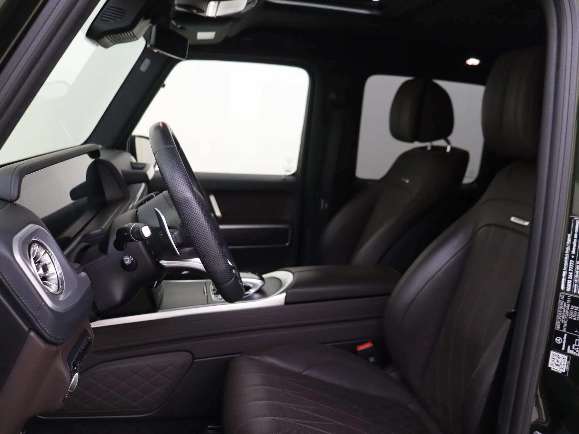 Mercedes-Benz-G-Klasse-image-17
