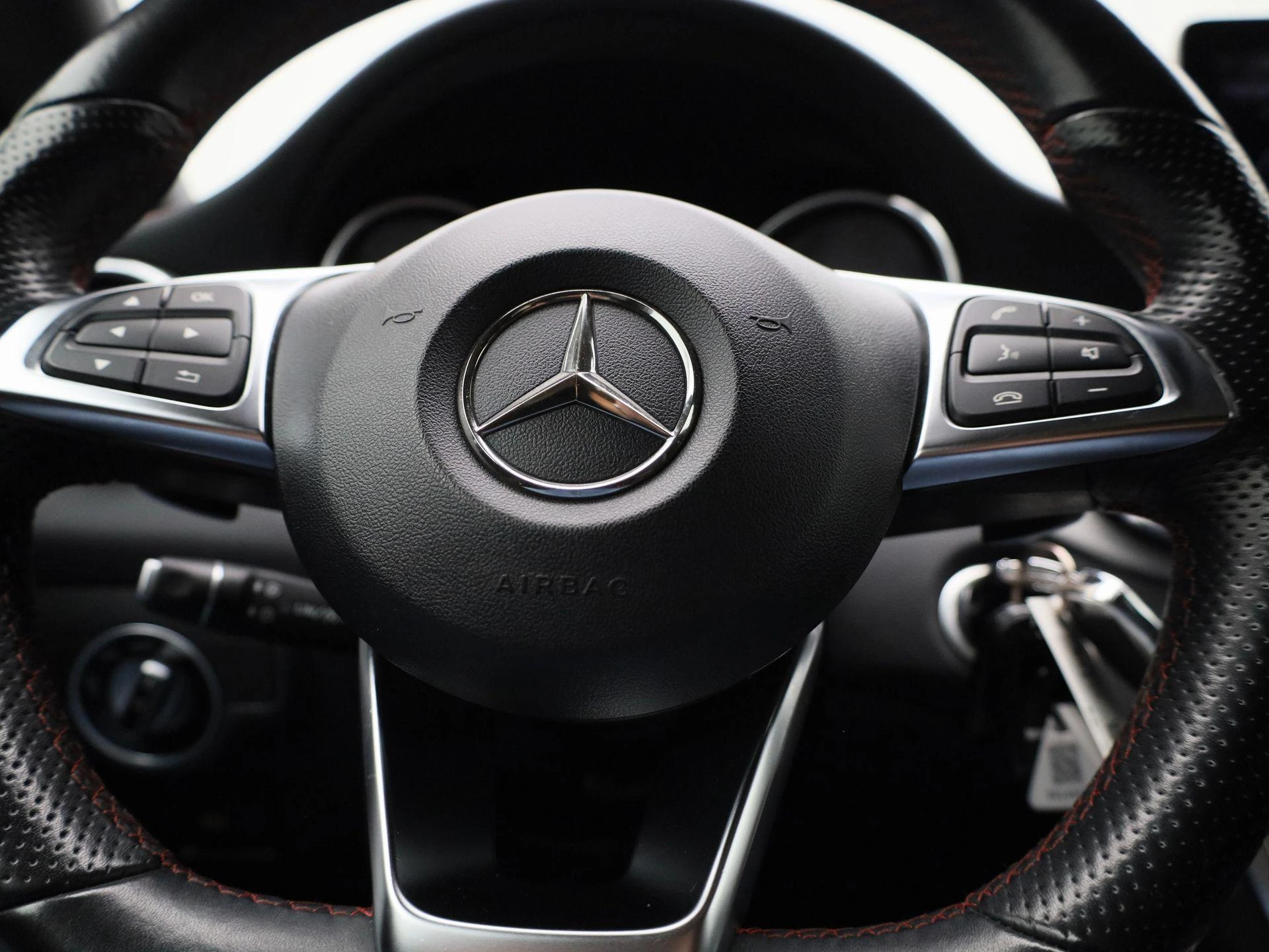 Mercedes-Benz-CLA-image-29